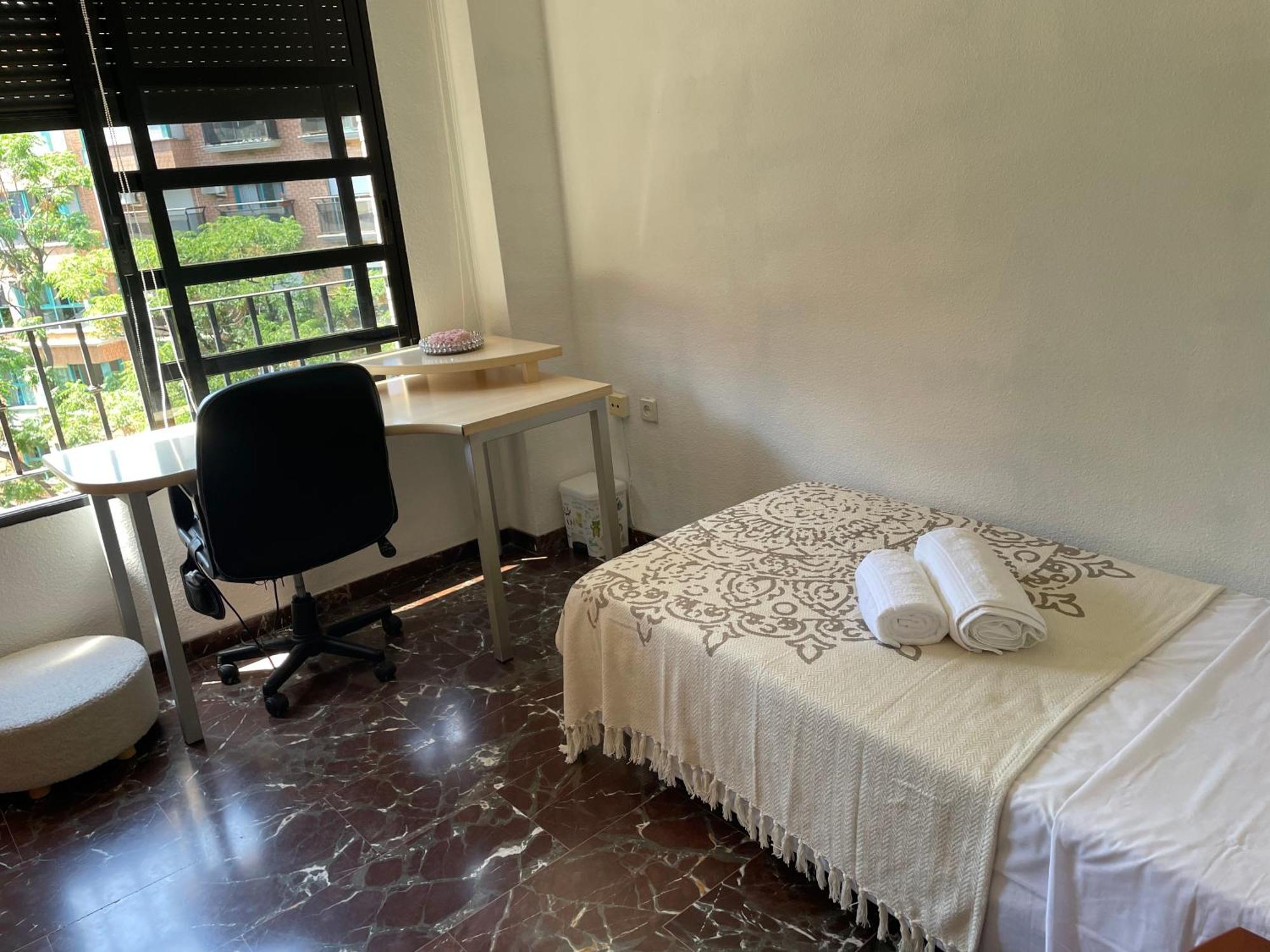 Habitacion Cerca Del Centro De Valencia Apartment Bagian luar foto